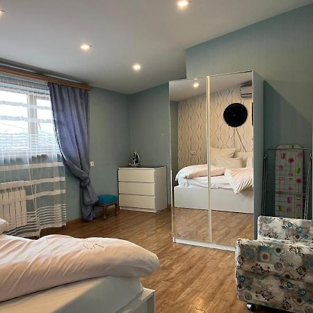 Bright Guesthouse In The Center Of Yerevan! Extérieur photo