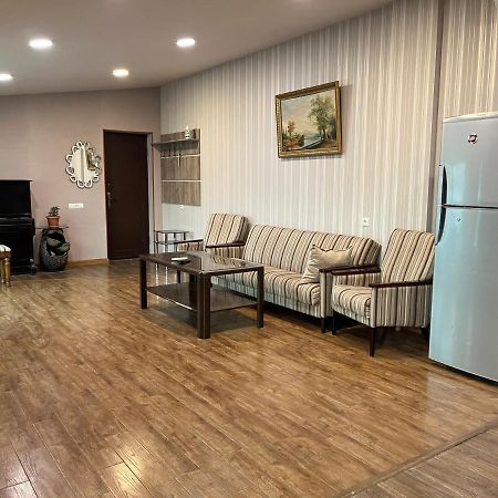 Bright Guesthouse In The Center Of Yerevan! Extérieur photo