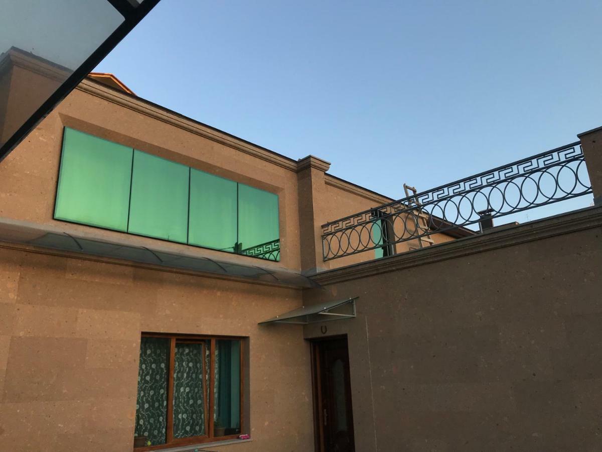 Bright Guesthouse In The Center Of Yerevan! Extérieur photo