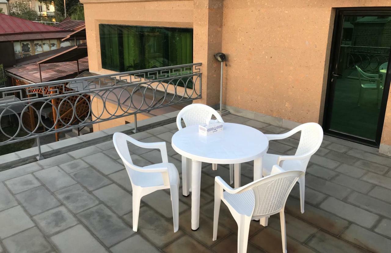 Bright Guesthouse In The Center Of Yerevan! Extérieur photo
